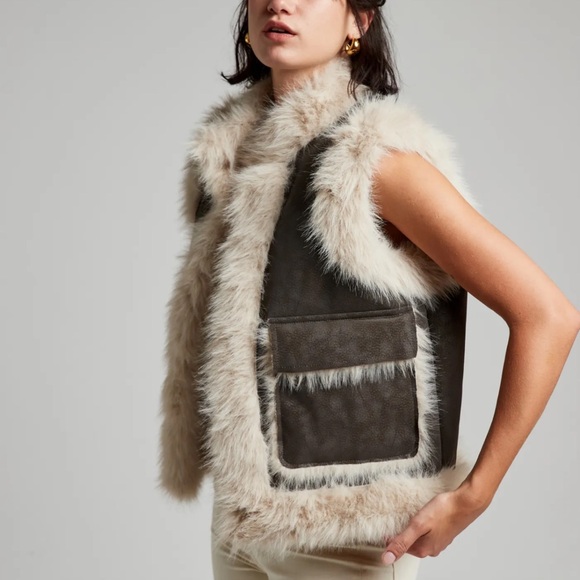 FROM PARIS FRANCE 🇫🇷 FABULOUS Faux Fur Trim Vest - Picture 2 of 5